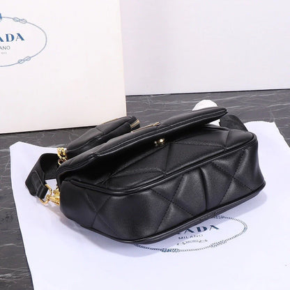 Classic and versatile crossbody bag 1024011806