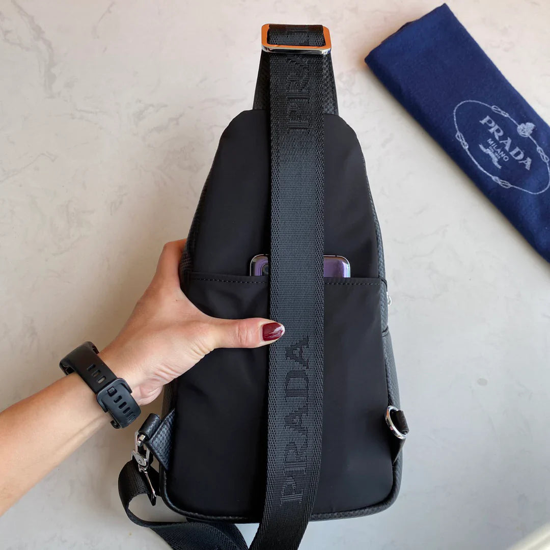 Latest Men's Chest Bags 1025022403