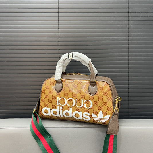 Co-branded mini travel bag, handbag, crossbody bag 1824042103