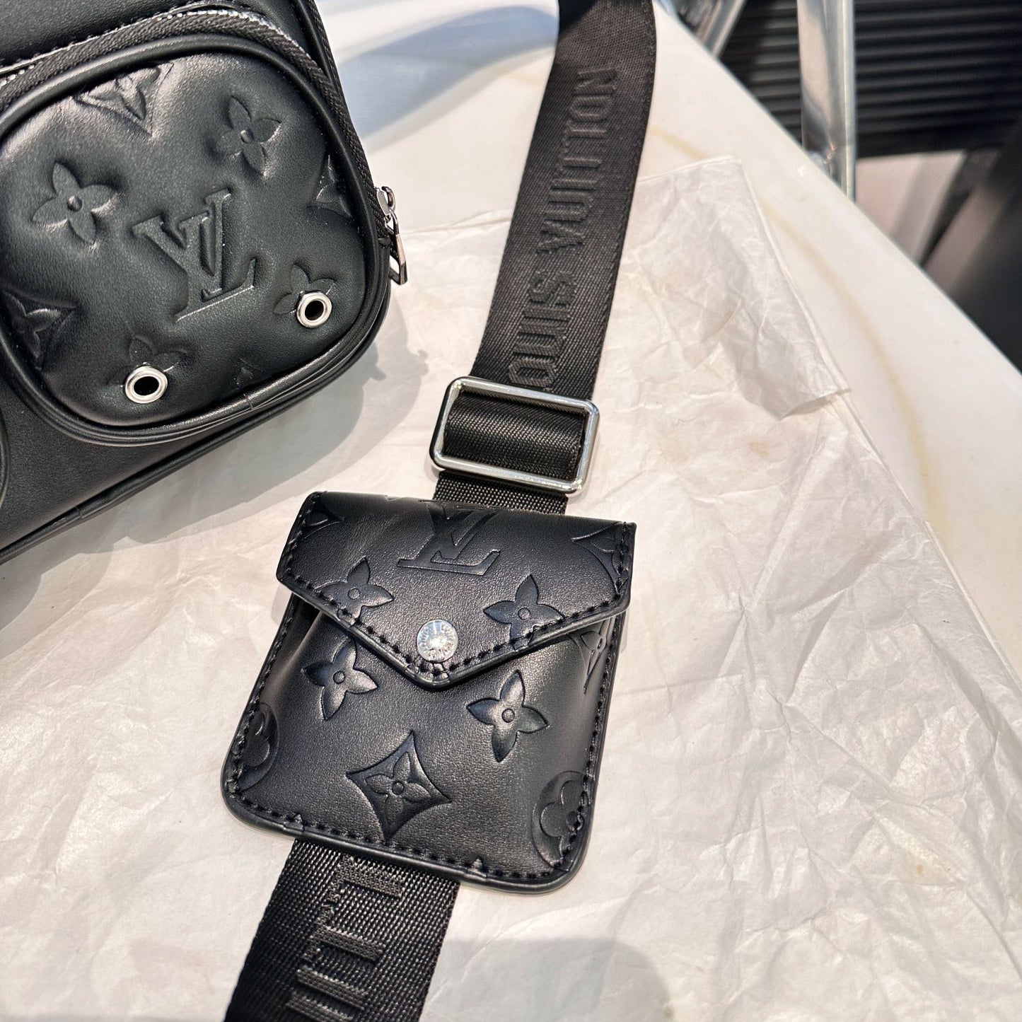 Lv fashion classic messenger bag XC24100801
