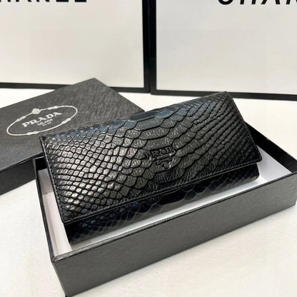 Classic Versatile Folding Wallet 1025021304