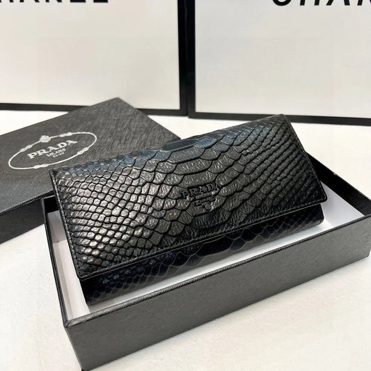 Classic Versatile Folding Wallet 1025021304