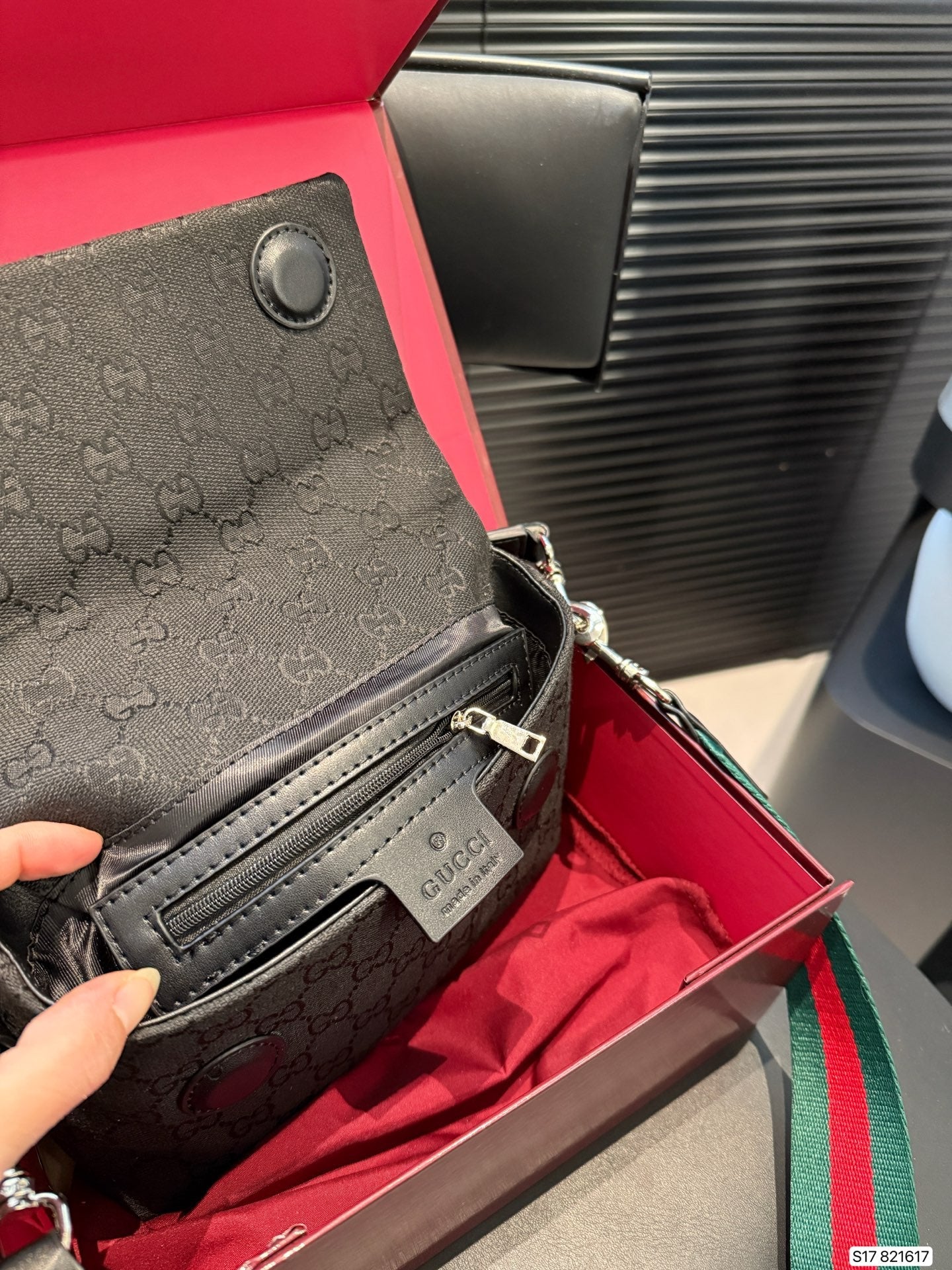 GG Small crossbody bag with Web 1825032701