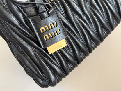 MM  Handbag 1825062310