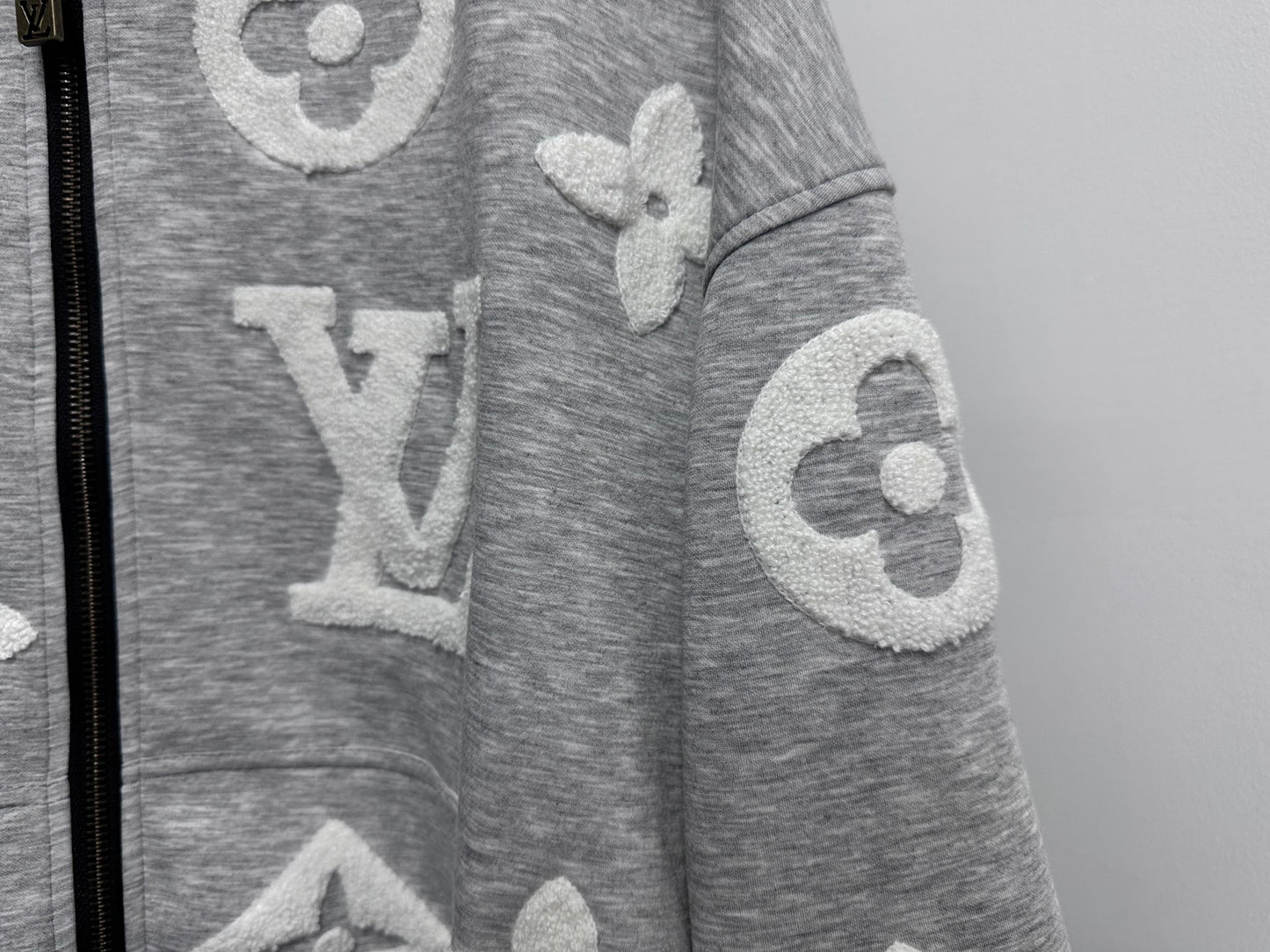 V Towel embroidery zipper hooded jacket for men and women 1825090909